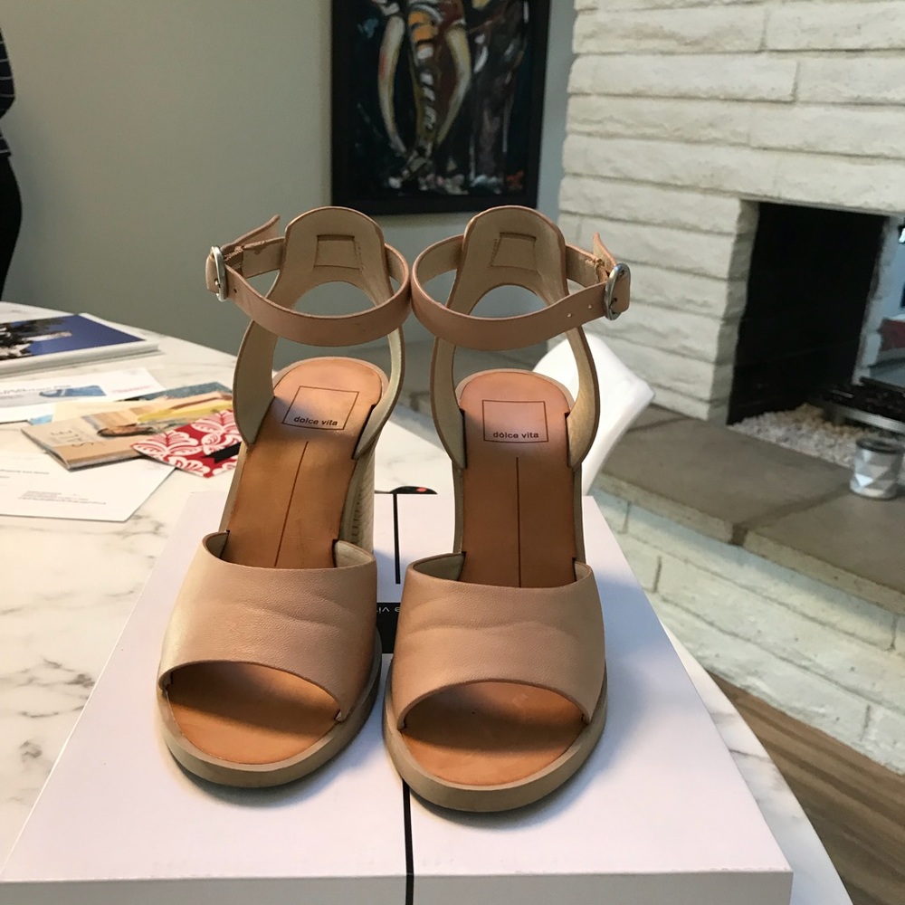 Dolce Vita Aaliah Sandals Blush size 6